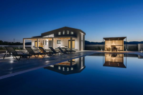 Samantha Villa, By TK Property Management